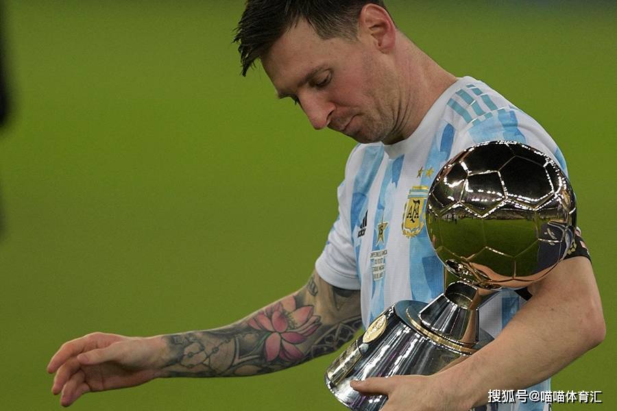 梅西与40激战C9分钟,战术调整胜负难料!,莱万多夫斯基焦点对战赛场气氛高涨的简单介绍 梅西与40激战C9分钟,战术调整胜负难料!,莱万多夫斯基焦点对战赛场气氛高涨的简单介绍