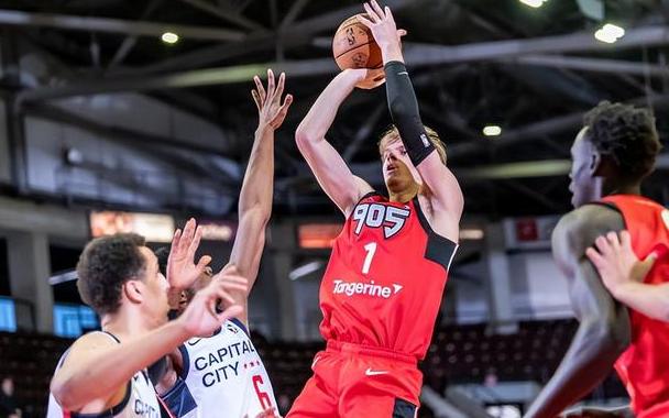 意甲冲刺阶段再迎强敌；华盛顿奇才手感冰凉；主帅态度——底气十足；高层口径保持一致的简单介绍