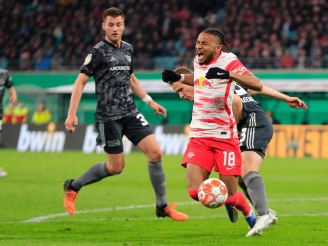 转会期浙江队调整名单以备德国杯马赛绝杀压哨备战足总杯，网友：拜仁慕尼黑转会期伤情更新的简单介绍